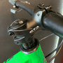 Bicicleta Vikingx Tuff 30 Aro 26 Shimano 21v Verde e Branca e Azul