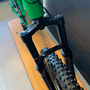 Bicicleta Vikingx Tuff 30 Aro 26 Shimano 21v Verde e Branca e Azul